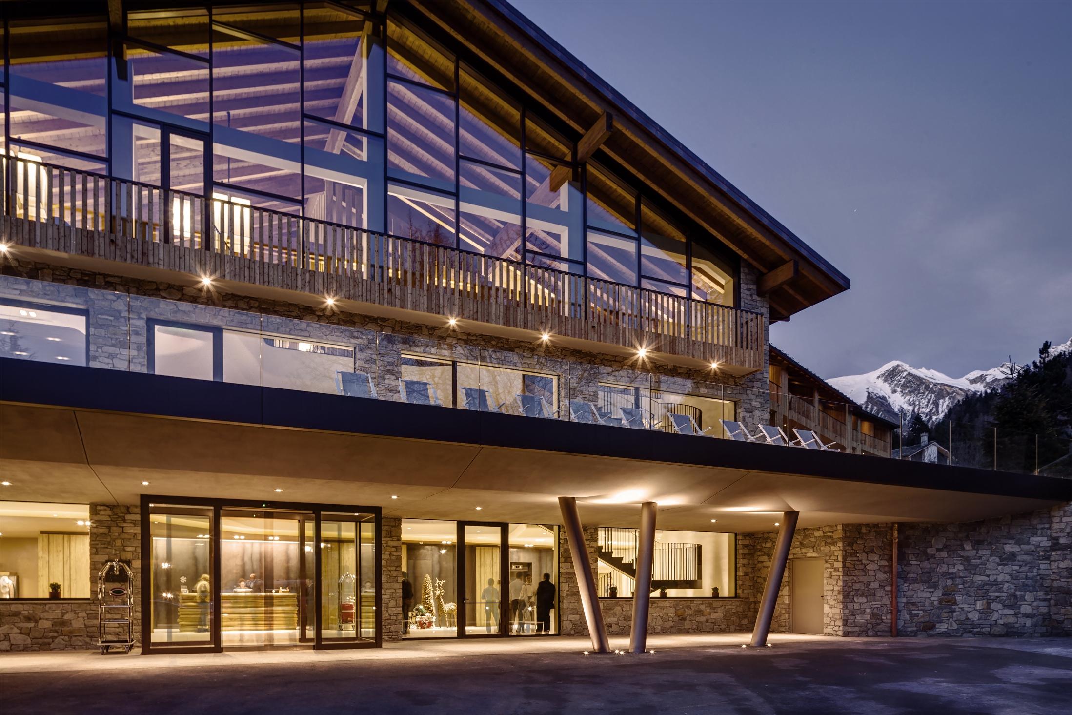 Grand Hotel Courmayeur Mont Blanc, By R Collection Hotels Екстер'єр фото
