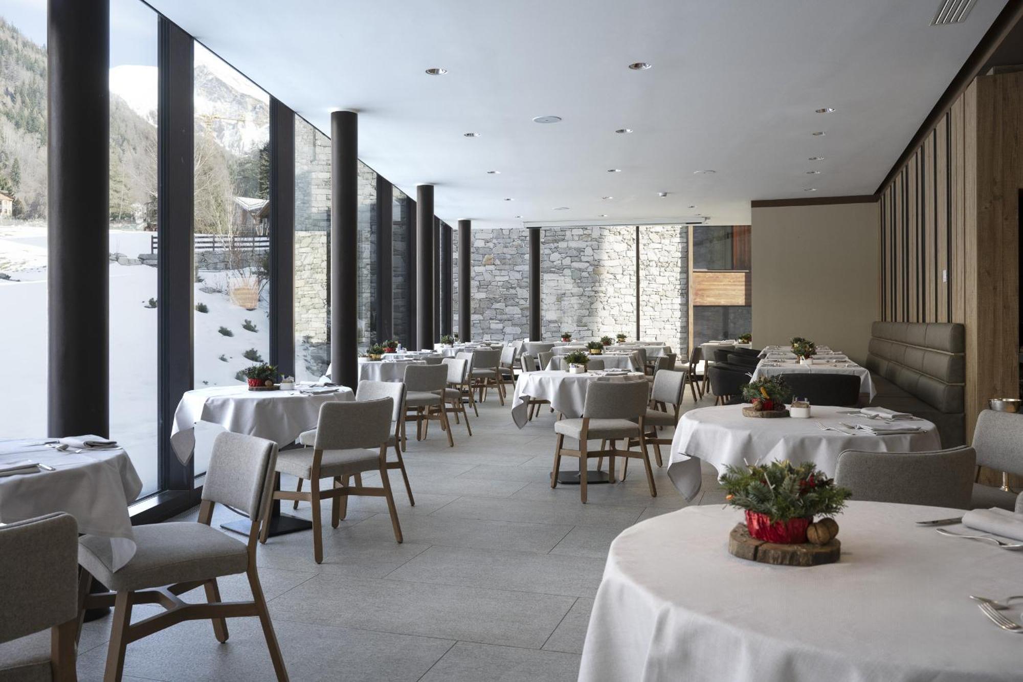 Grand Hotel Courmayeur Mont Blanc, By R Collection Hotels Екстер'єр фото