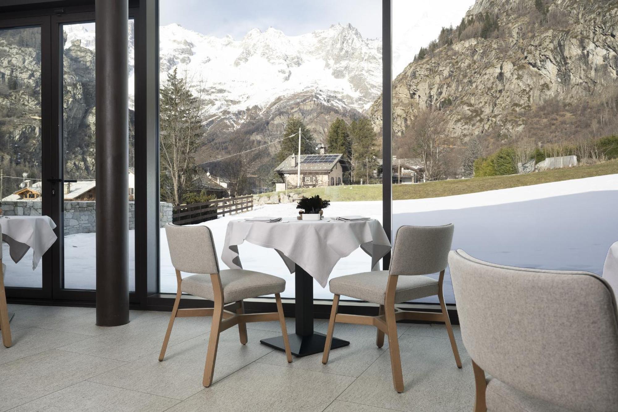 Grand Hotel Courmayeur Mont Blanc, By R Collection Hotels Екстер'єр фото