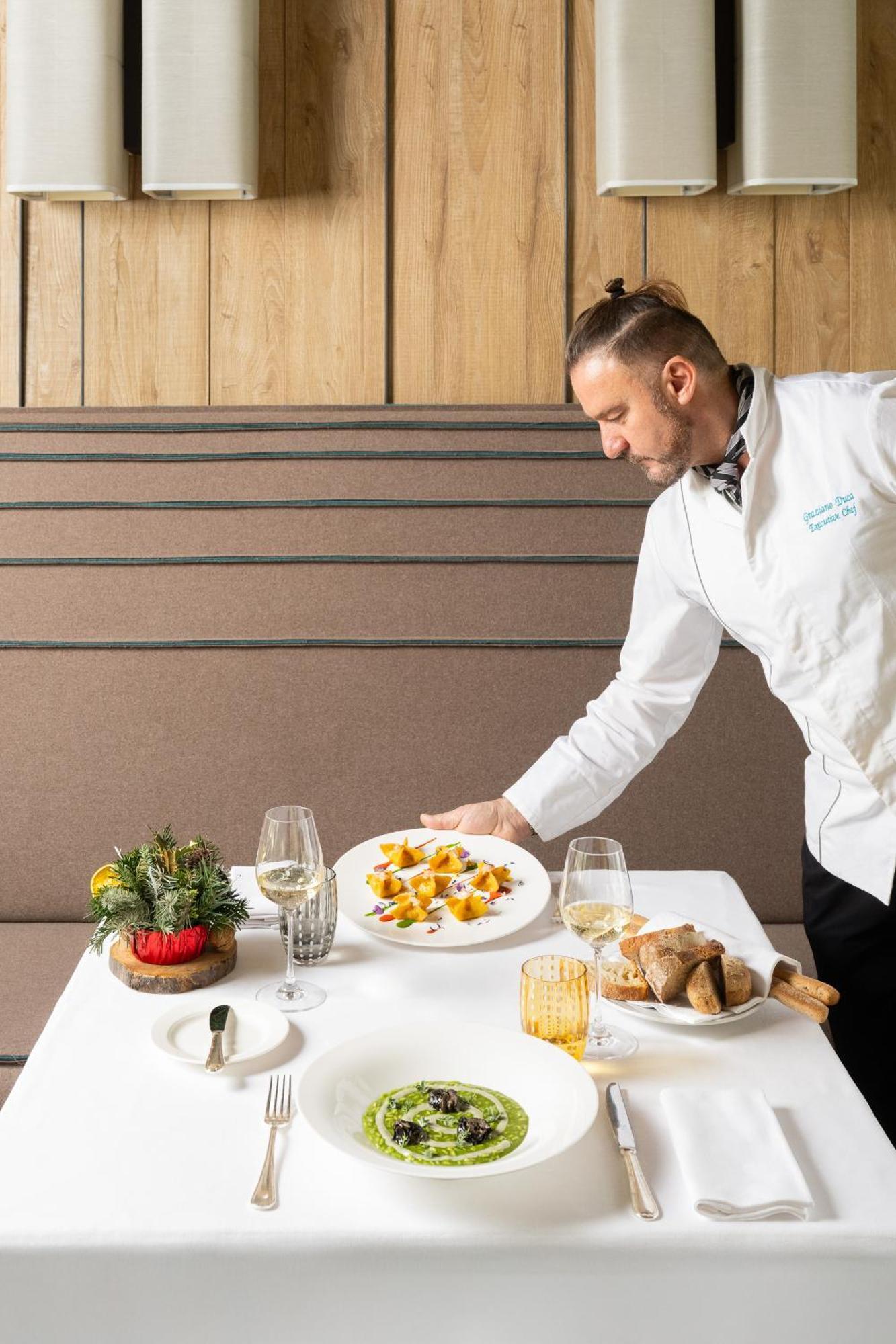 Grand Hotel Courmayeur Mont Blanc, By R Collection Hotels Екстер'єр фото