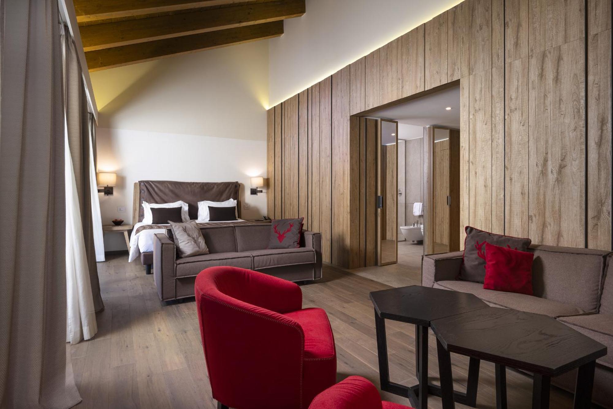Grand Hotel Courmayeur Mont Blanc, By R Collection Hotels Номер фото