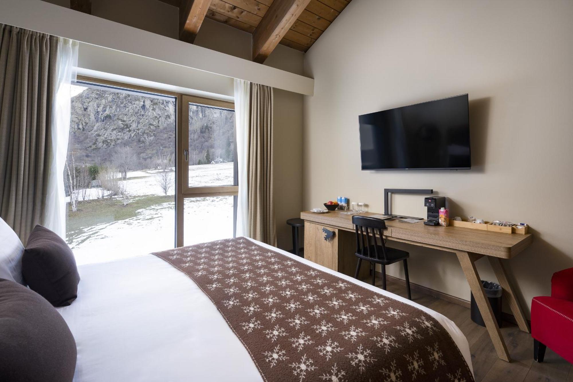 Grand Hotel Courmayeur Mont Blanc, By R Collection Hotels Номер фото