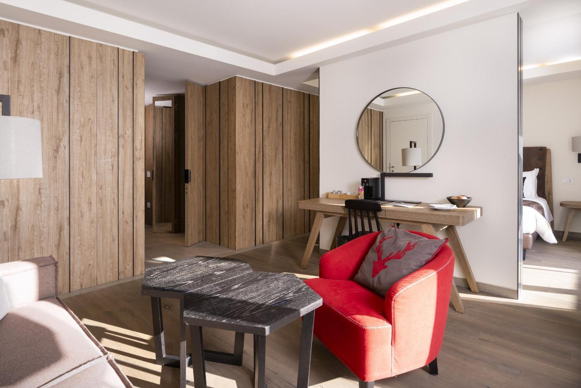 Grand Hotel Courmayeur Mont Blanc, By R Collection Hotels Екстер'єр фото