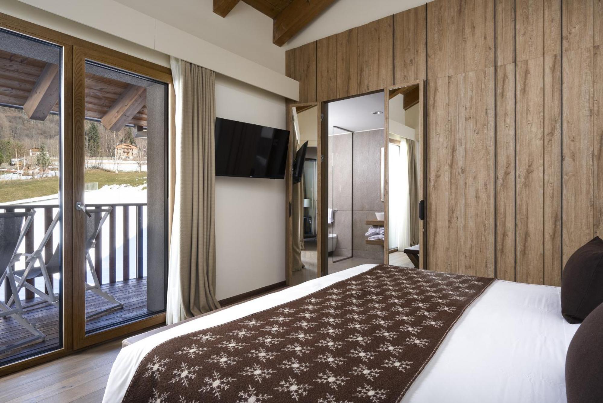 Grand Hotel Courmayeur Mont Blanc, By R Collection Hotels Номер фото