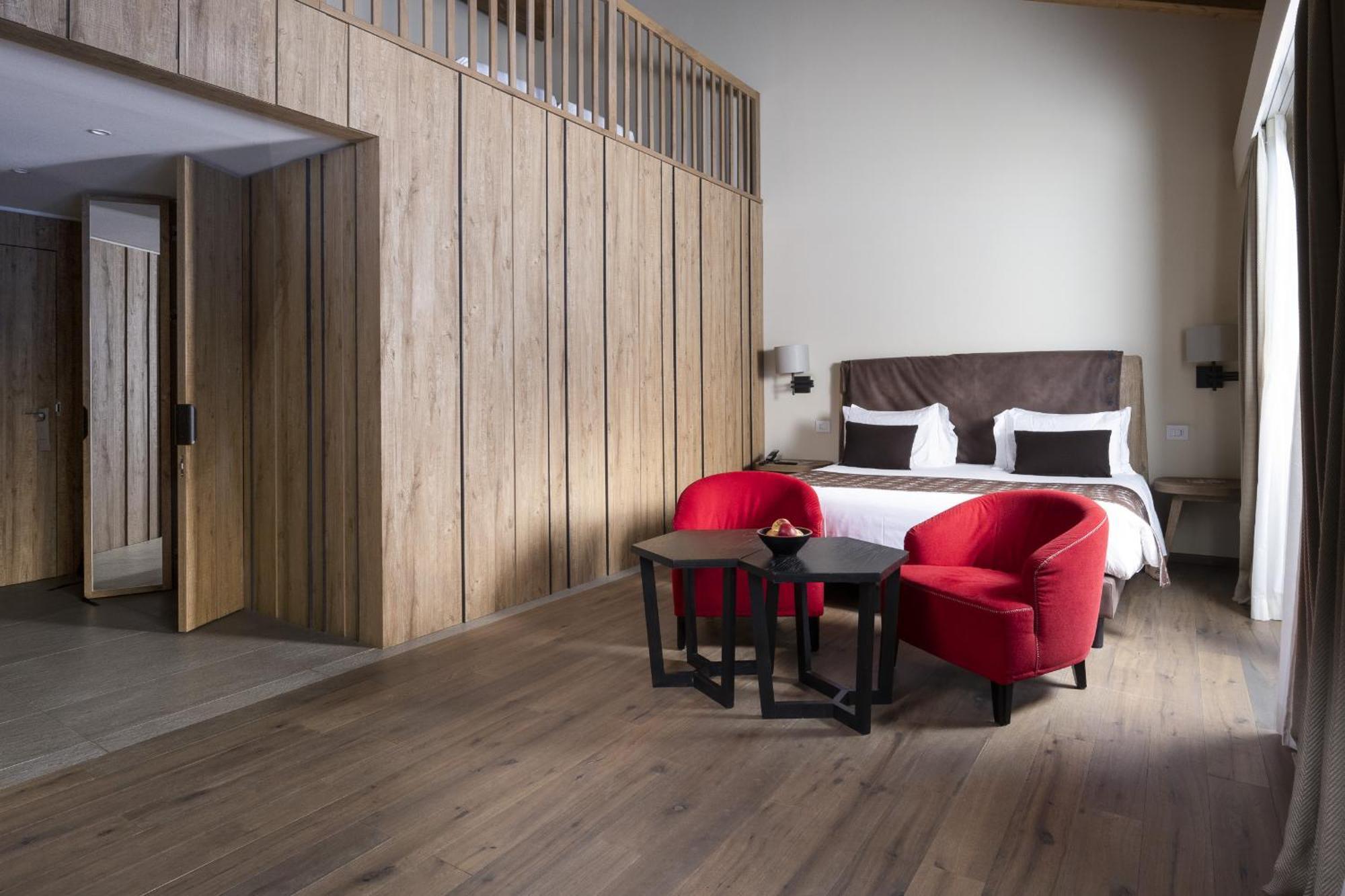 Grand Hotel Courmayeur Mont Blanc, By R Collection Hotels Номер фото