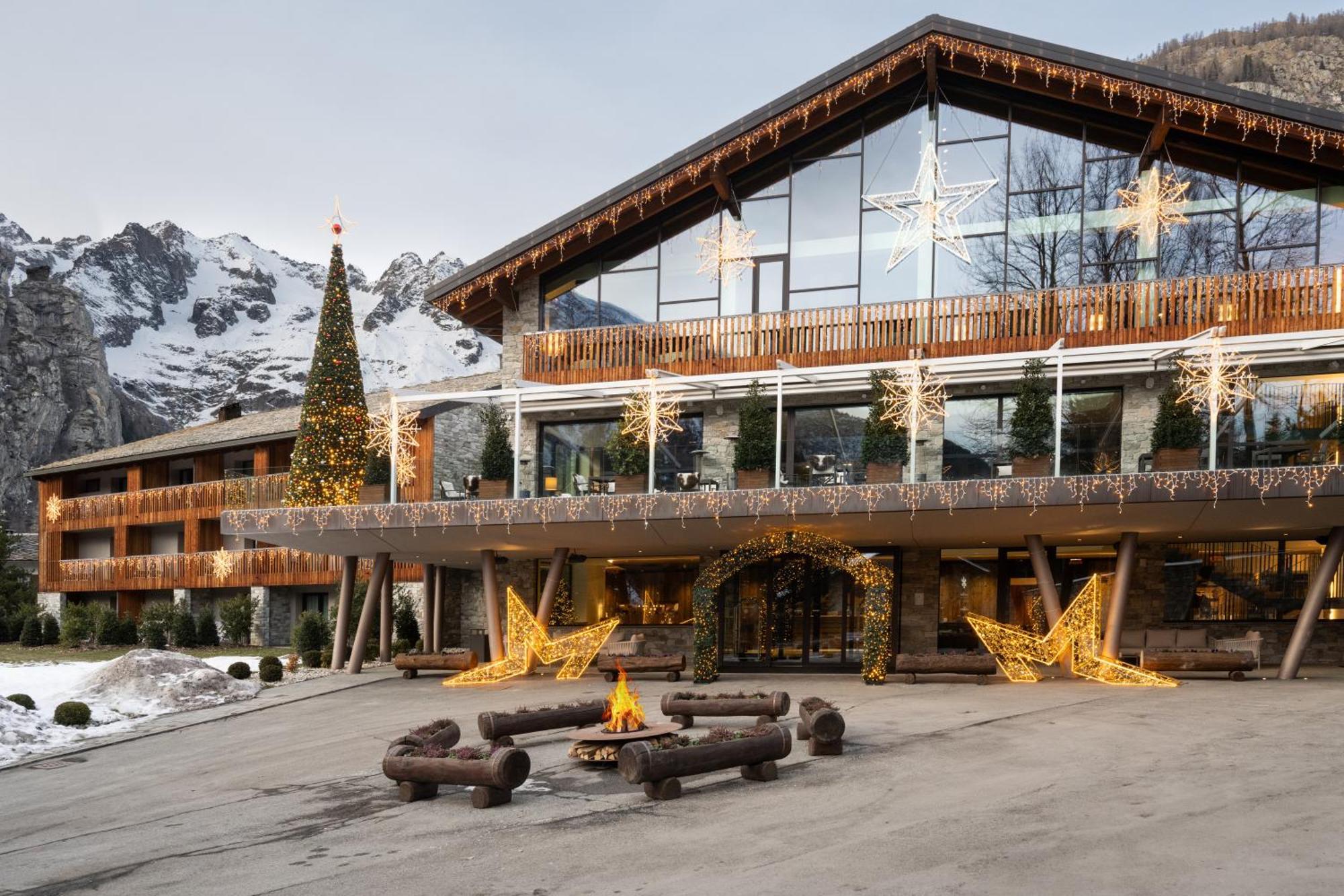 Grand Hotel Courmayeur Mont Blanc, By R Collection Hotels Екстер'єр фото